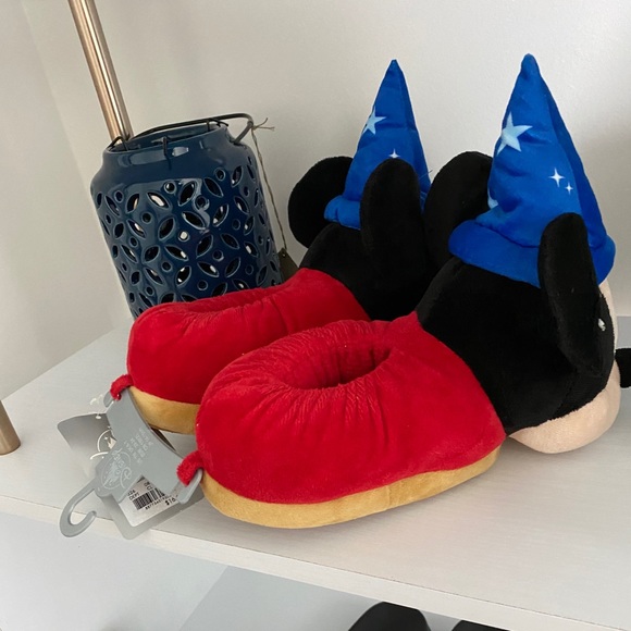 🌙⭐️NWT Mickey Mouse Slippers🌙⭐️ - Picture 5 of 6